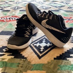 Nike Lunar Tempo Shoes